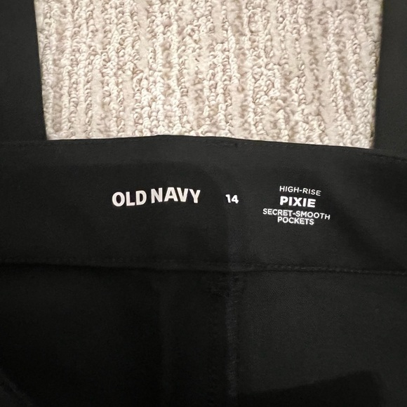 Old Navy Women’s Black Pants - Picture 7 of 9